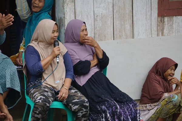 Publiczność Ogląda Konkurs Okazji Dnia Niepodległości Indonezji — Zdjęcie stockowe
