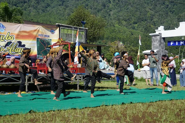 Indonéz Tradicionális Táncot Játszó Gyerekek — Stock Fotó
