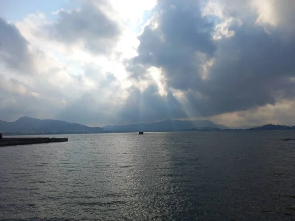 Anasagar Gölü Hindistan 'ın başkenti Rajasthan' da yer alır. 