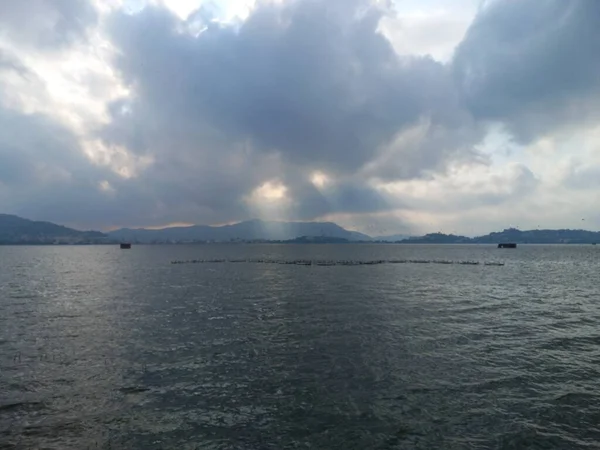 Anasagar Gölü Hindistan 'ın başkenti Rajasthan' da yer alır. 