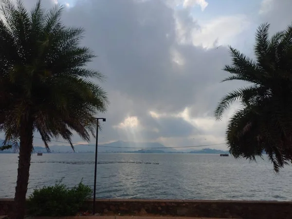 Anasagar Gölü Hindistan 'ın başkenti Rajasthan' da yer alır. 