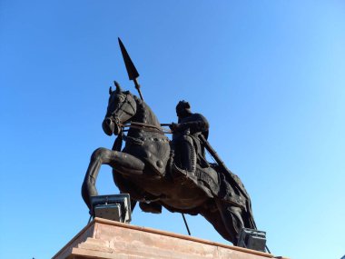 Maharana Pratap smarak Ajmer, Pushkar Yolu, Rajasthan 'da yer almaktadır., 