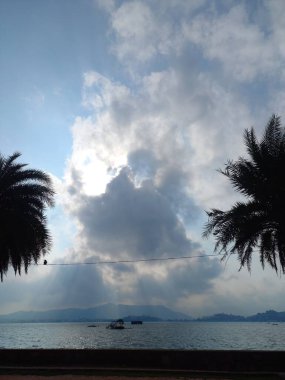 Anasagar Gölü Ajmer, Rajasthan, Hindistan 'da yer almaktadır. 