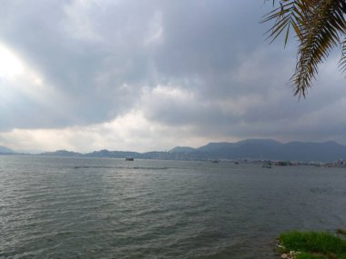 Anasagar Gölü Ajmer, Rajasthan, Hindistan 'da yer almaktadır. 