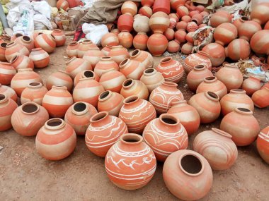 Ghada, Clay çömlek, mitti ke bartan 