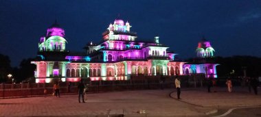 Albert Hall Müzesi Jaipur, Rajasthan 'da yer almaktadır.