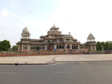 Albert Hall Müzesi Jaipur, Rajasthan 'da yer almaktadır.