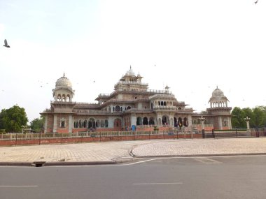Albert Hall Müzesi Jaipur, Rajasthan 'da yer almaktadır.