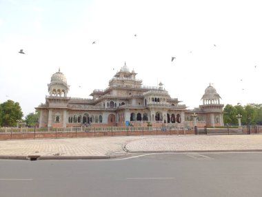 Albert Hall Müzesi Jaipur, Rajasthan 'da yer almaktadır.