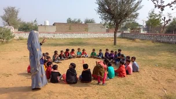 Děti Hrají Hru Státní Škole Rajjasthan Indie — Stock video