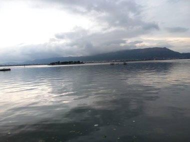 Anasagar Gölü Ajmer, Rajasthan, Hindistan 'da yer almaktadır.
