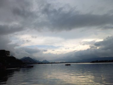 Anasagar Gölü Ajmer, Rajasthan, Hindistan 'da yer almaktadır.