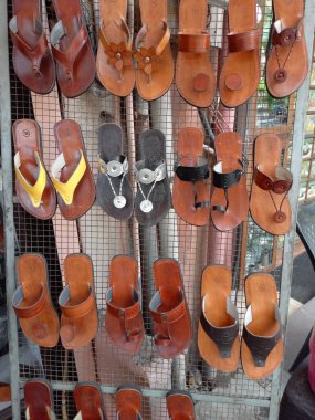 El işi jutti, mojri, juti, ayakkabı.