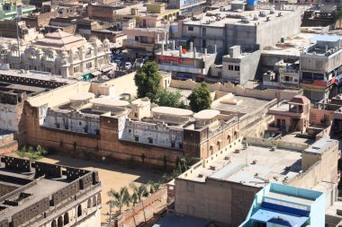 Char Chowk Haveli, Lakmangarh, Sikar, shekhawati, Rajasthan, Hindistan 'da yer almaktadır. 