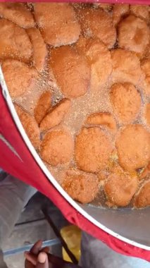 Arı çiçek suyu emiyor, Rajasthan, Hindistan