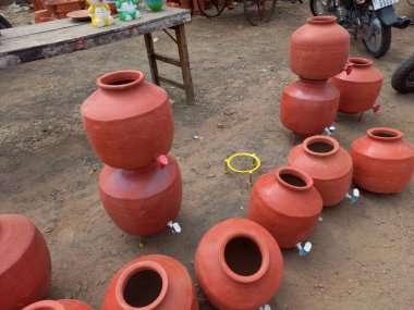 Kil çömlek, matka, kil işçiliği, ghada, jaipur, rajasthan