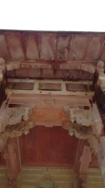 Amer Kalesi Jaipur, Rajasthan, Hindistan 'da yer almaktadır. 