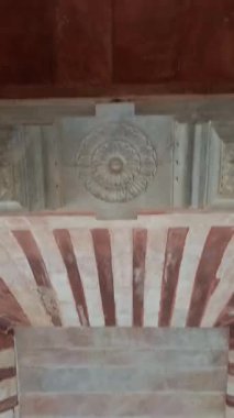 Amer Kalesi Jaipur, Rajasthan, Hindistan 'da yer almaktadır. 