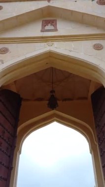 Amer Kalesi Jaipur, Rajasthan, Hindistan 'da yer almaktadır. 