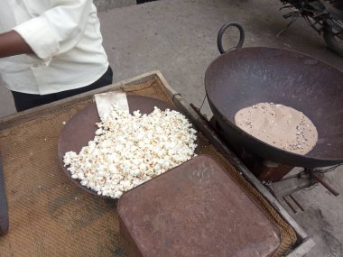 Jaipur, Rajasthan, Hindistan 'da patlamış mısır 