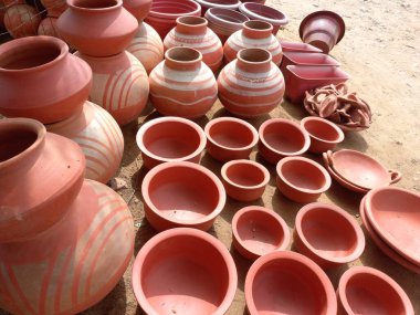 Clay çömlek, el işi kil çömlek Rajasthan, Hindistan 