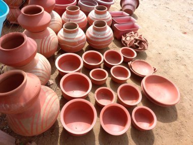 Clay çömlek, el işi kil çömlek Rajasthan, Hindistan 