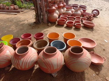 Clay çömlek, el işi kil çömlek Rajasthan, Hindistan 