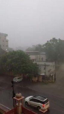 Jaipur, Rajasthan, Hindistan 'da yağmur yağıyor. 