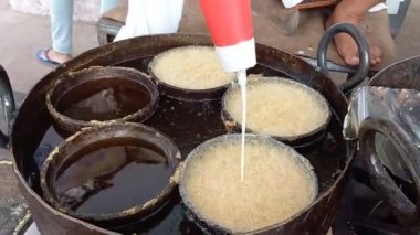 Ünlü Rajasthani Malai ghevar, jaipur, rajasthan, Hindistan 