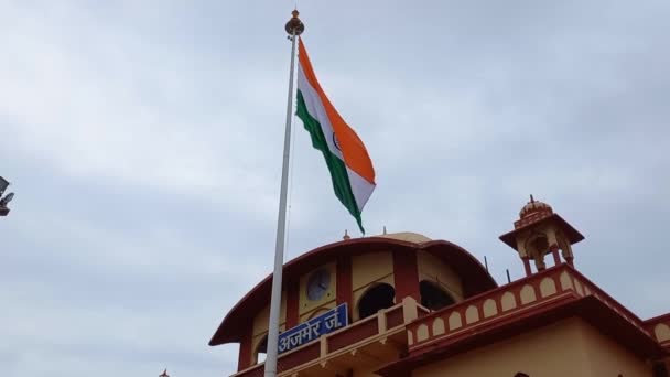 Indiai Zászló Lengett Szélben Ajmer Pályaudvar Ajmer Csomópont — Stock videók