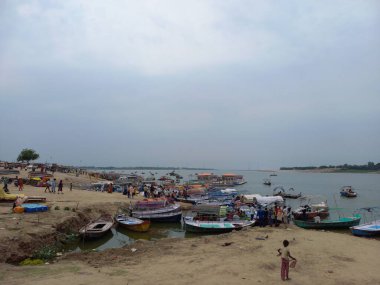 Triveni Sangam is the confluence of theGanges (Ganga), the Yamuna, and the mythical Saraswati River. Triveni Sangam is located at Prayag the area of Prayagraj neighbouring the confluence;for this reason,