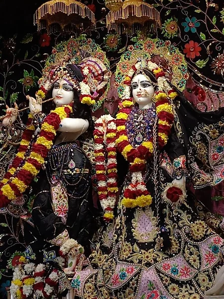 Piękne Rzeźby Radhy Govindji Iskcon Temple Ahmedabad Gujarat Indie — Zdjęcie stockowe