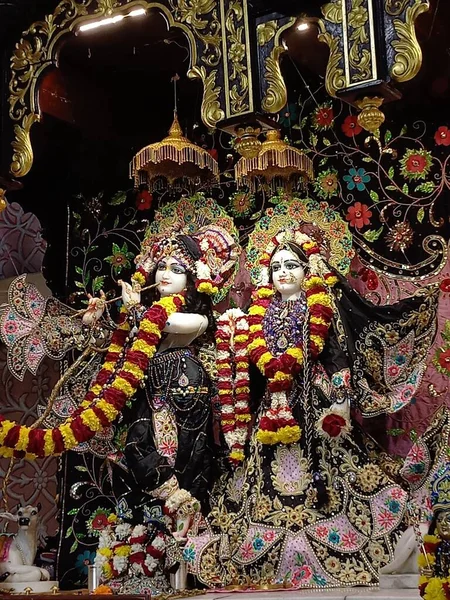Piękne Rzeźby Radhy Govindji Iskcon Temple Ahmedabad Gujarat Indie — Zdjęcie stockowe
