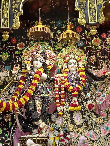 Piękne Rzeźby Radhy Govindji Iskcon Temple Ahmedabad Gujarat Indie — Zdjęcie stockowe