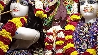beautiful dresses of Lord krishna and radha rani,beautiful makeup of both is mesmerizing,I like to see again to again