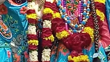 beautiful dresses of Lord krishna and radha rani,beautiful makeup of both is mesmerizing,I like to see again to again