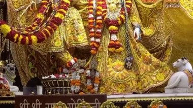 beautiful dresses of Lord krishna and radha rani,beautiful makeup of both is mesmerizing,I like to see again to again