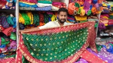 Jaipur 'da el işi Chunri, Rajasthan, Hindistan 