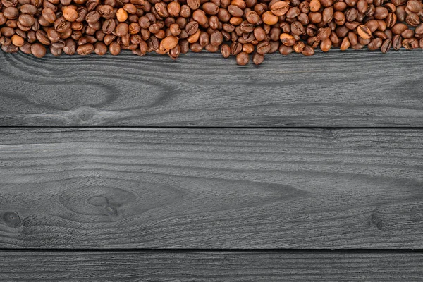 Ziarna Kawy Drewnianym Stole Widok Góry Szablon Tematyczny Kawy Tło — Zdjęcie stockowe