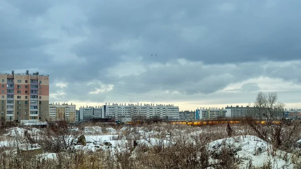 Winter Countryside Landscape Residential Buildings Gloomy Cloudy Sky — Stock Photo, Image