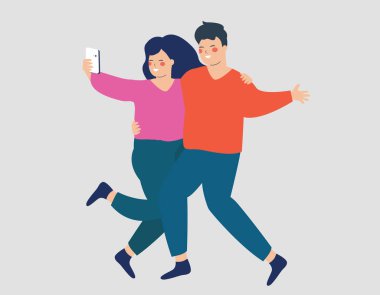Genç bir kadın selfie çektiği için erkeğine sarılıyor. Mutlu çift birbirlerini kucaklıyor ve bir video görüşmesi yapıyorlar. Mobil kullanılabilirlik, arkadaşlık ve teknoloji kavramı. Vektör deposu