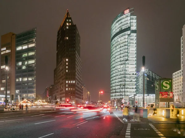 16 de noviembre de 2021. Berlín, Alemania. hermosa vida nocturna Berlín. —  Fotos de Stock