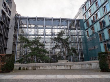 Berlin seddindeki evler ve binalar. Berlin Almanya 'nın başkentidir..