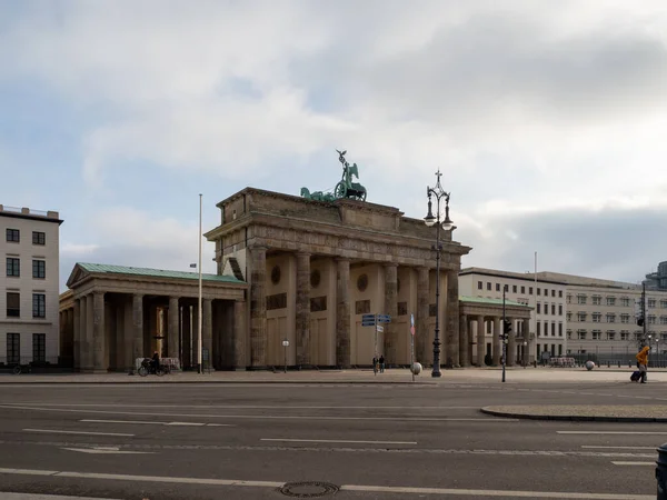 柏林的勃兰登堡门柏林是德国的首都 — 图库照片