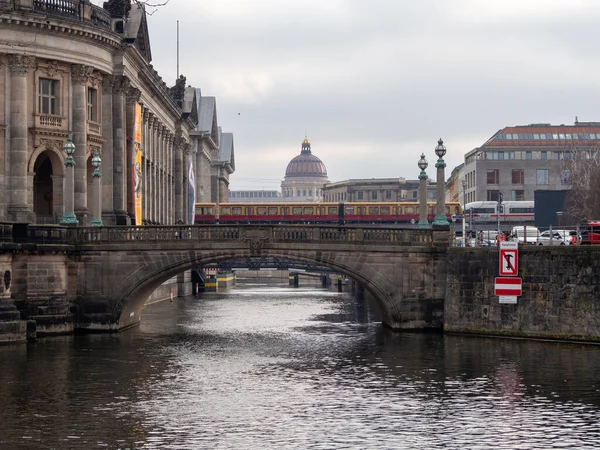 Huizen Gebouwen Aan Dijk Van Stad Berlijn Berlijn Hoofdstad Van — Stockfoto