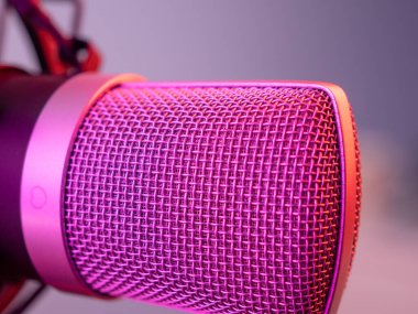 Stüdyo mikrofonu kapat. Ses kaydı için mikrofon.