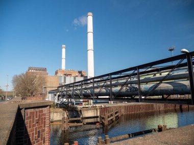 Sanayi bölgesi. Termal enerji santrali. Kapat.