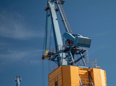 Bir termik santralde iskele vinci