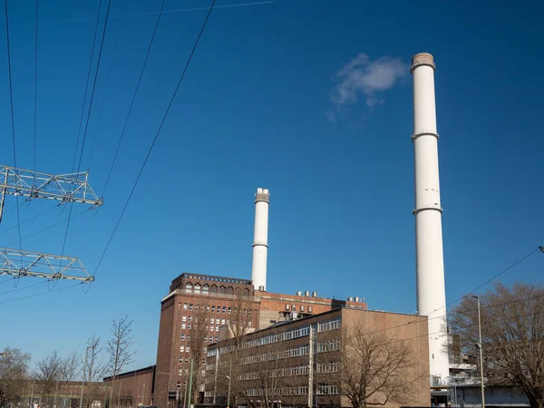 Sanayi bölgesi. Termal enerji santrali. Kapat.