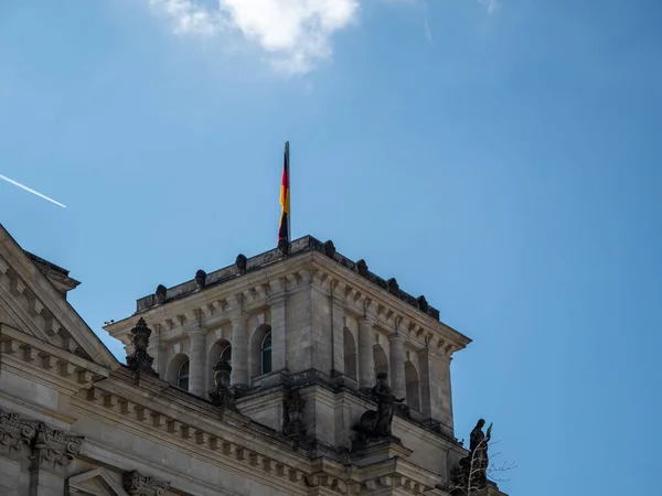 Bendera Jerman Terbang Atas Reichstag Bundestag — Stok Foto